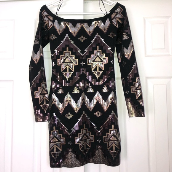 Express dress- off the shoulder long sleeve - Picture 2 of 4